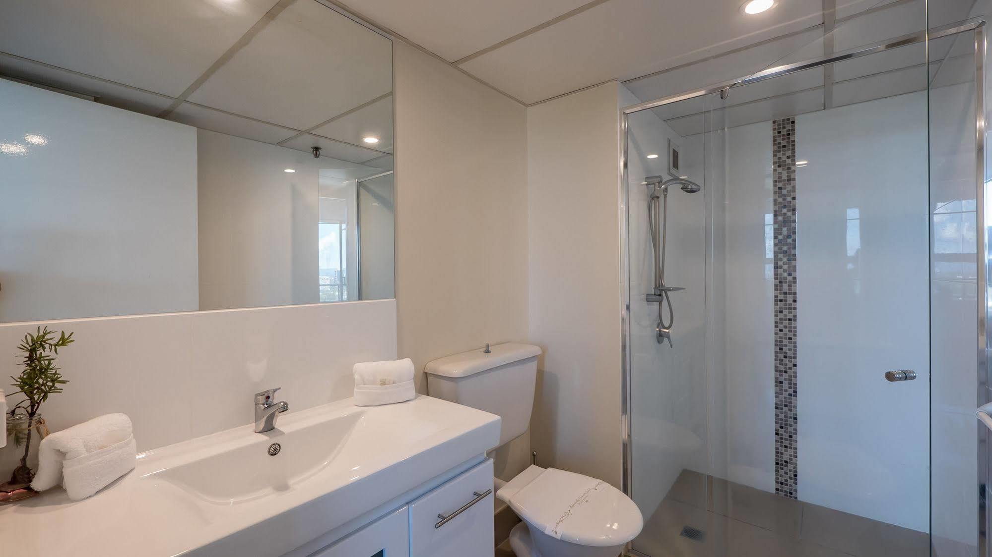 Waterways Apartments 서퍼스 파라다이스 외부 사진